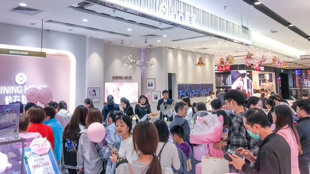 入局新零售、私域月銷400萬，60%線上成交只靠1個(gè)爆品！